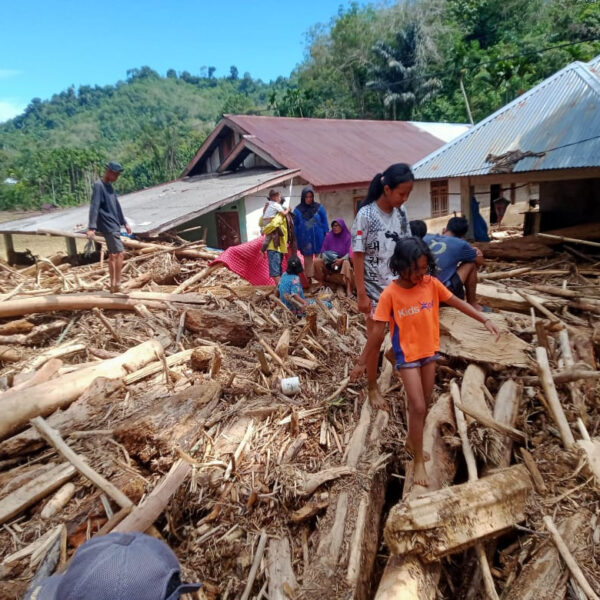 Kemensos Salurkan Bantuan untuk Korban Banjir dan Longsor di Bengkulu dan Sumbar